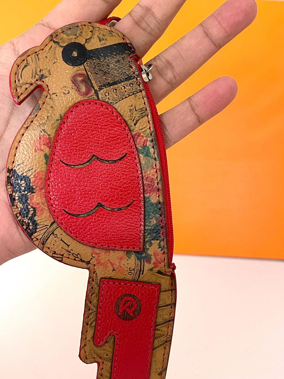 Handcrafted Leather Parrot Keychain: Coin Pocket, Made in Colombia